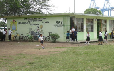Roban cableado de escuela.