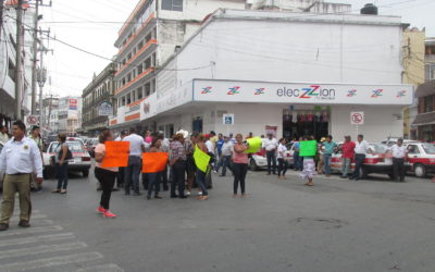 Se manifiestan Taxistas por Inseguridad en Tuxpan.