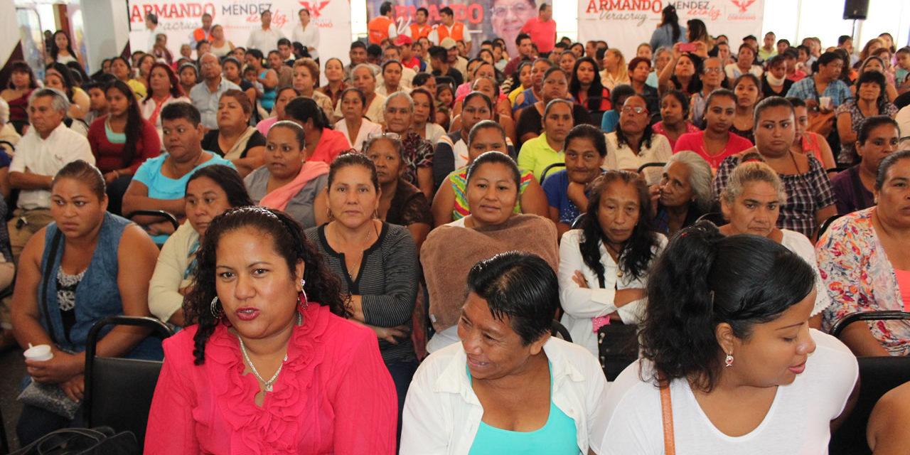 Programa de crédito a la palabra para las mujeres de Veracruz, propone Méndez de la Luz