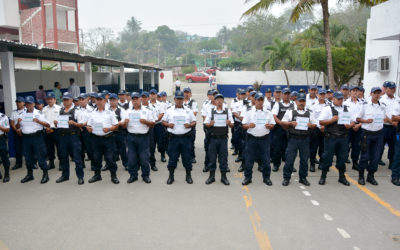 ENTREGAN CERTIFICADOS DE BACHILLER A POLICÍAS MUNICIPALES