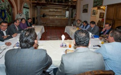 Se reúne ‘Pipo’ Vázquez candidato del PES a la gubernatura de Veracruz con reporteros nacionales