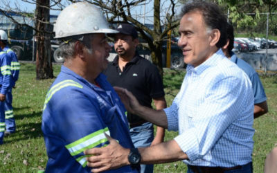 Mi gobierno apoyará a los trabajadores para que conserven su fuente de empleo y mejoren sus condiciones de vida: Miguel Ángel Yunes Linares