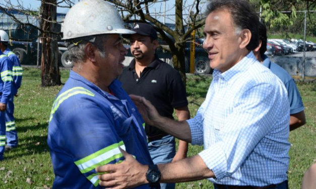 Mi gobierno apoyará a los trabajadores para que conserven su fuente de empleo y mejoren sus condiciones de vida: Miguel Ángel Yunes Linares