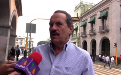 Medalla de oro al gobierno del estado por clavarse el dinero: Juan Bueno Torio