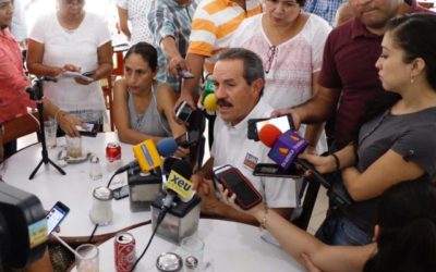 Un voto por la candidatura Independiente, es un voto a la salud: Juan Bueno Torio