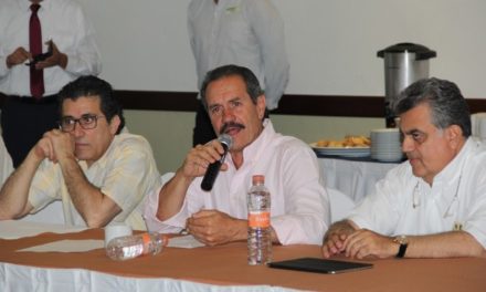 Veracruzanos viven en el desempleo, mientras políticos saquean al erario: Juan Bueno Torio