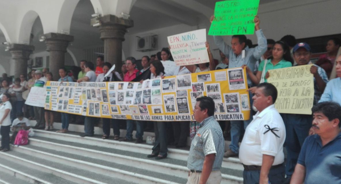 Maestros del MMPV se manifestaron en apoyo a docentes Oaxaqueños