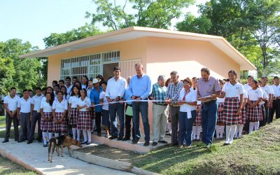Entregan obras en Laja de Colomán