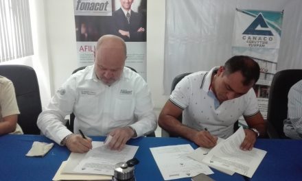 FONACOT y CANACO Tuxpan firman convenio de colaboración