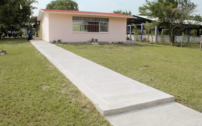 Entregan Aulas en Comunidades de Tuxpan