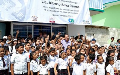 Entrega gobierno de Tuxpan computadoras con internet a una nueva escuela dentro del programa «UNETE»