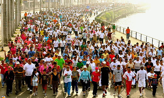 Más de 4 mil personas celebran el día de la salud y el de la familia en Tuxpan