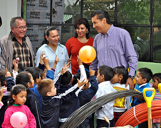 Inicia la rehabilitación de 26 escuelas de la comunidad de Alto Lucero en Tuxpan