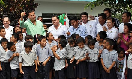 Se siguen mejorando los espacios educativos en Tuxpan
