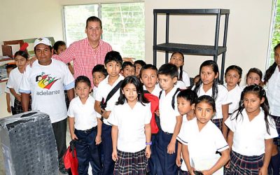 Entrega ASR apoyos a una de las comunidades más pobres de Tuxpan