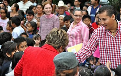 Entrega ASR el piso de cemento un mil dos, en la comunidad de Alto Lucero en Tuxpan