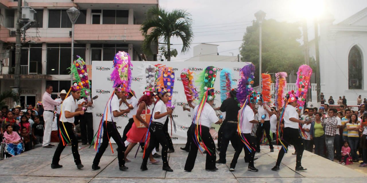 Ayuntamiento de Tuxpan Promueve las Tradiciones