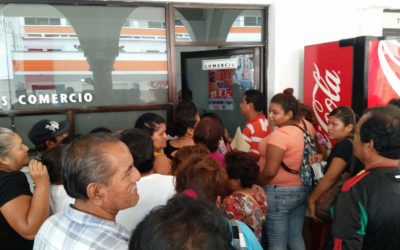Se pelean por espacios en Plaza de Todos Santos