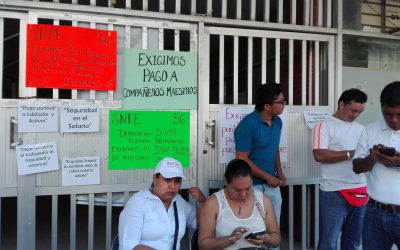 Maestros se van a paro por falta de pago
