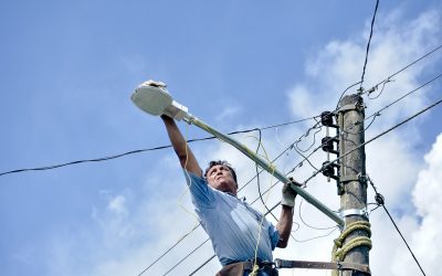 Ayuntamiento de Tuxpan y SUTERM 55 Abaten el Rezago de Luminarias