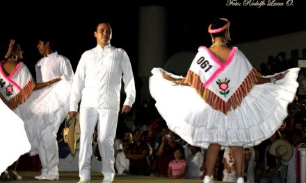 Celebrán 10° Concurso Nacional de Huapango en Tuxpan