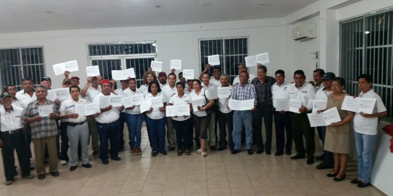 IVEA entrega certificados de Primaria y Secundaria a Trabajadores Municipales
