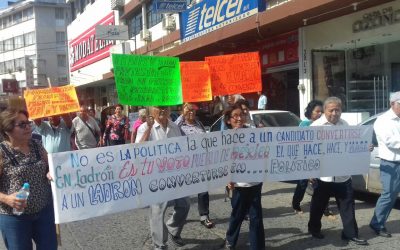 Se manifiestan integrantes del FEDIPEV, exigen pagos