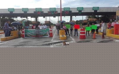 Docentes se manifiestan en Caseta, Escuelas, Supervisiones Escolares y la SEV