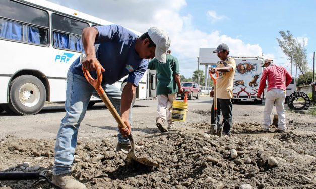 Ayuntamiento de Tuxpan Mejora Vialidades en la Ciudad