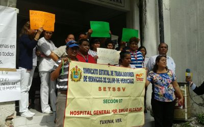 Trabajadores del Sector Salud se manifiestan en Hospital Civil