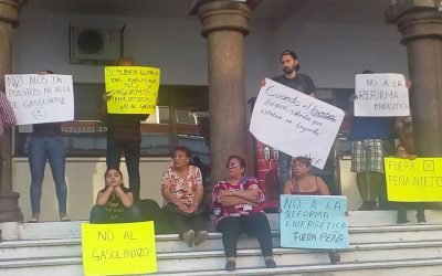 Tuxpeños se manifiestan en contra del gasolinazo