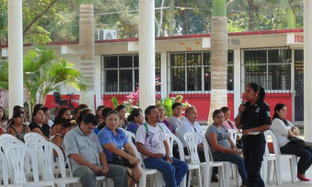 Llevan talleres de prevención del delito a escuelas del municipio