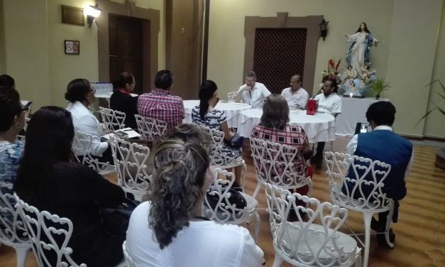 Obispo de Tuxpan  y Autoridades sostienen reunion
