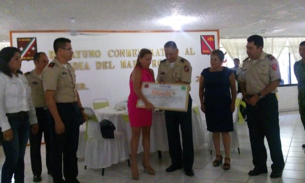 Sedena reconoce labor de docentes tuxpeños