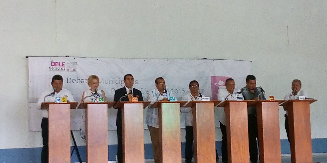 Debaten candidatos por la presidencia de Tuxpan