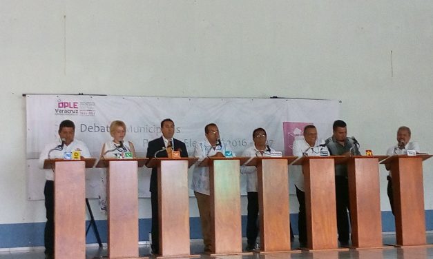 Debaten candidatos por la presidencia de Tuxpan