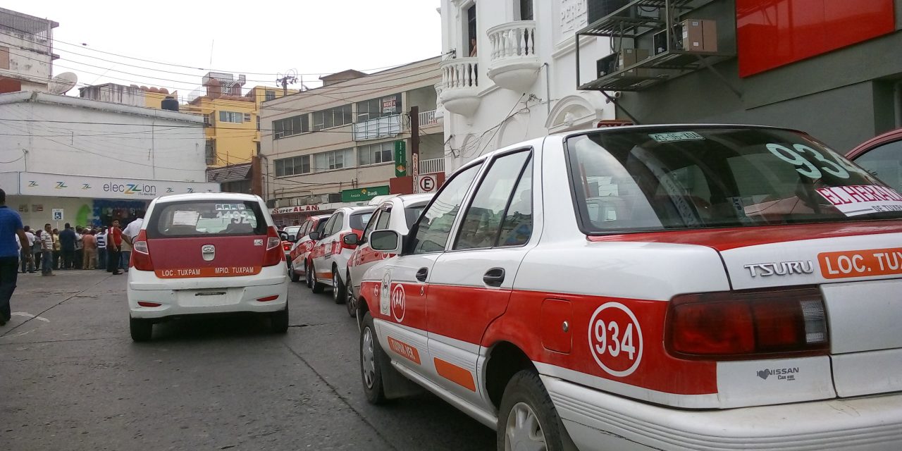 Taxistas de Tuxpan y autoridades llegan a acuerdo
