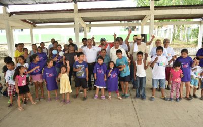 Tavo Greer recorre comunidades