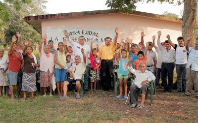 Habitantes de Los Kilómetros respaldan a Everardo Gustin