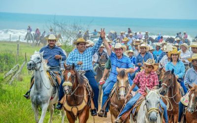 Cabalga por el progreso de las comunidades