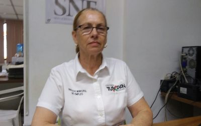 Jóvenes buscan empleo en vacaciones