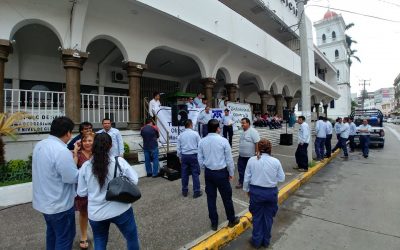 Se manifiestan Telefonistas de Tuxpan