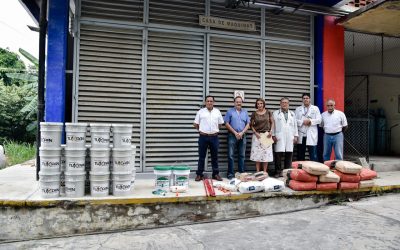 Entregan Material para Mantenimiento en el “Dr. Emilio Alcázar”