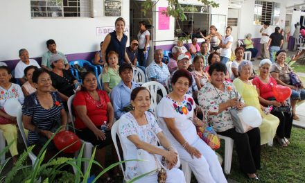 Celebra DIF Tuxpan el día del Adulto Mayor  con jornadas de salud y recreativas