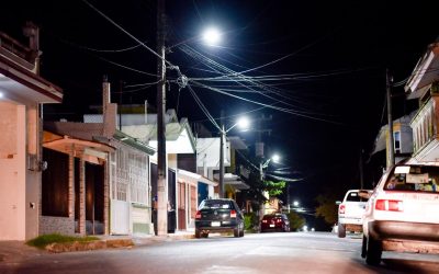 Avanza Colocación de Luminarias en Tuxpan: Raúl Ruiz