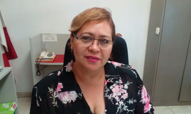 Avanza entrega de placas a automovilistas