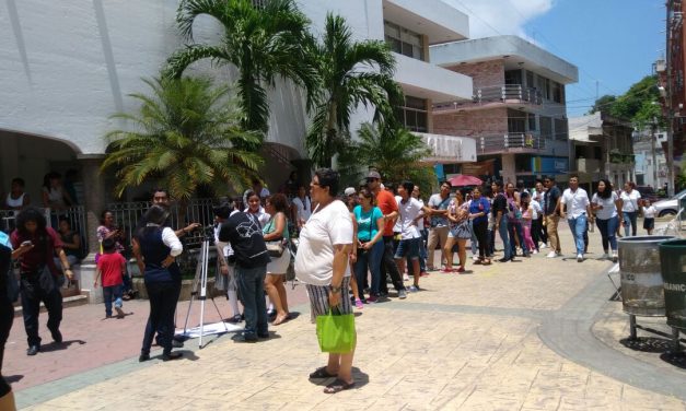 Tuxpeños observaron el Eclipse Solar