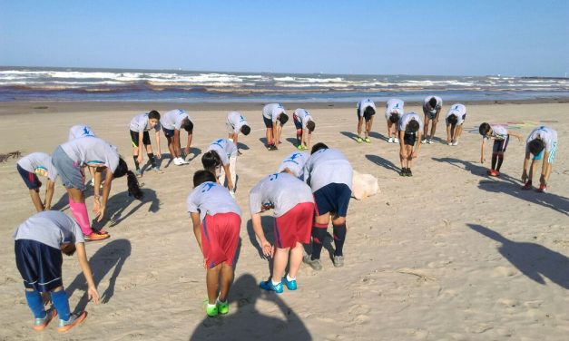 Club Albatros entrena en la playa