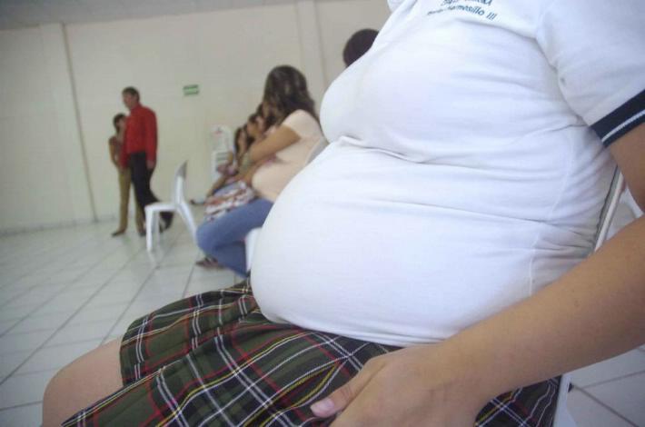 Realizan pláticas de concientización en jóvenes para evitar embarazos no planeados