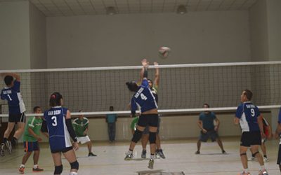 Avanza torneo de volibol varonil y femenil